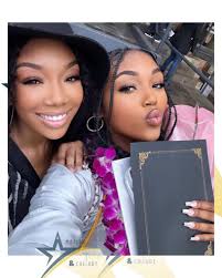 Wowww Singer Brandy's 22-Year-Old Daughter, Sy'rai, Has Graduated From  College Summa Cum Laude 🖤🖤🫶🏾🫶🏾
