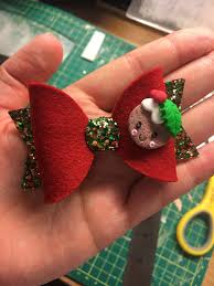 Christmas is right around the corner, and i've got another fun project for you.christmas hair clips! Christmas Hair Bows Red Felt Glitter Bow Cookie Embellishment Christmas Hair Bows Handmade Hair Bows Felt Hair Accessories