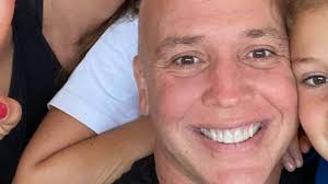 Caio Ribeiro reúne a família e revela progressão em tratamento contra o  câncer: "Falta pouco"