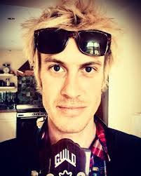 Joe Steen's Instagram, Twitter & Facebook