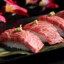 バイキングクラブ 新宿東口店の料理 肉寿司 寿司 料理