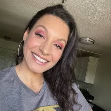 Anna Ventrella's Instagram, Twitter & Facebook