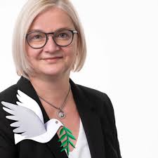 Eine hochschwangere Bernburgerin stirbt im Kreißsaal der Frauenklinik  Magdeburg. Ärzte können das Baby retten. Nun sammeln Arbeitskollegen aus  dem Serumwerk Geld für die Familie.