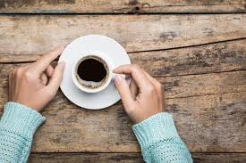 Use a sponge to scrub the cups gently to remove those brown stains that mar your favorite cup. Rc2tvnwhm Brem