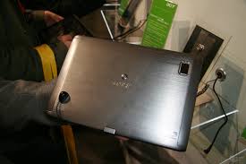 Acer Iconia Smart erscheint im ...
