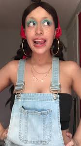 Maxine Minix Haircut