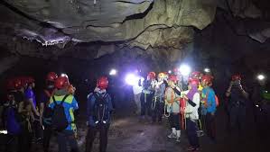 Boleh jadi, penamaan kota batu berasal dari julukan ini. Gua Damai Tersembunyi Antara Hutan Bandar Libur