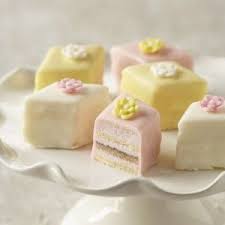 Did Anyone Do Planning To Do Petit Fours For Guest Cakes Wedding Cake Petit Fours Mini Wedding Cakes Savoury Cake Mini Cakes