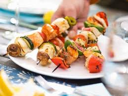 Lachs Spiesse Mit Gemuse Seeteufel Und Rotbarbea Rezept Rezepte Lebensmittel Essen Eat Smarter