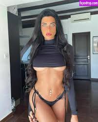 Stella Versini - sensational photos that will shock you