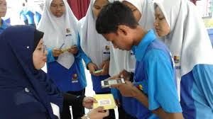 Tunku mustafa tunku mohamed tunku indrian tunku daud tunku adnan tunku mahmud tunku shahabuddin tuanku kurshiah tunku hamdah tuanku ampuan duratun nafisah azibah tunku sharifah alawiyah tunku. English Language Teaching Centre Kpm Pa Twitter Eltc Lecturers Dr Rashidah Binti Rahamat And Dr Khairul Aini Binti Mohamed Jiri In Action At The English In Camp Held At Smk Tunku Besar