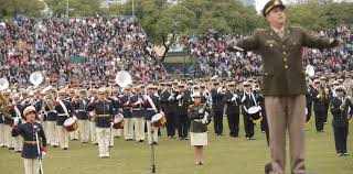 (redirigido desde « anexo:material del ejército argentino ») ir a la navegación ir a la búsqueda. Una Multitud Siguio El Desfile Militar Que Cerro Los Festejos Por El Bicentenario