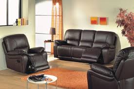 Çözeltiyi iyi bir mikrofiber bez kullanarak hafifçe ovalayın. Deri Koltuk Yikama Akasya Hali Yikama