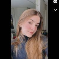 Laura Carstens's Instagram, Twitter & Facebook