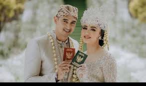 Ya, kayak kisah asmara citra kirana dan ali syakieb aja, mereka berpacaran lalu putus dan tak lama kemudian nyambung lagi. Jadi Suami Margin Wieheerm Ali Syakieb Unfollow Instagram Citra Kirana