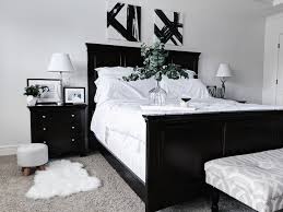 Black And White Master Bedroom Ideas Inspiration For A Monochrome Master Bedroom With Classic Black And White Master Bedroom White Wall Bedroom Master Bedroom