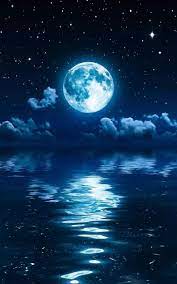 Full moon over the old town. Moon Hintergrundbild Nawpic