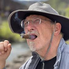 Can I use an independent mechanic for MG car servicing?