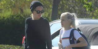 1 who is julia roberts' daughter? Pics Julia Roberts Spends Time With Daughter Hazel At The Park