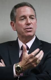 Summa CEO Strauss to retire at end of year