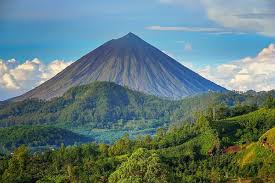 Ketika rutinitas membuatmu jenuh, liburan adalah salah satu penyembuh yang efektif. 30 Pemandangan Gunung Terindah Di Dunia Gambar Pemandangan Keren