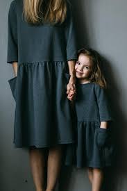 Das mamakleid hat lange ärmel und ist im brustbereich farblich abgesetzt, wohingegen das mädchenkleid. Mother Daughter Matching Dress Mother And Daughter Matching Outfit Mini Me Girl Jersey Dress Girl Oversized Dress Mother Day Gift Mutter Und Tochter Kleider Mutter Tochter Outfits Mutter Tochter