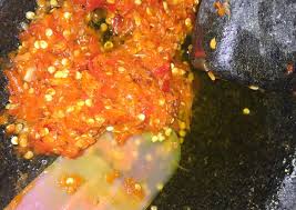 Ayam geprek crispy yang dipadu dengan sambal korek membuat resep ayam geprek untuk jualan satu ini sangat menggungah selera. Resep Sambal Geprek Remas Nu