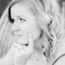 Allie Houck's Instagram, Twitter & Facebook