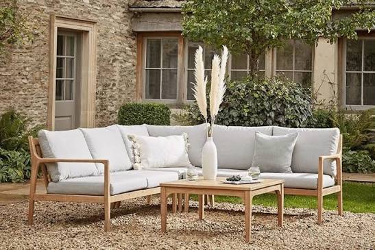 15 Beautiful Outdoor Lounge Inspiration Ideas for Your Outdoor Living Space in 2026
