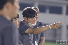 Indonesia u 19 menang shin tae yong puji mental pemain tapi soroti pertahanan garuda muda. Shin Tae Yong Indonesia Datang Untuk Menang