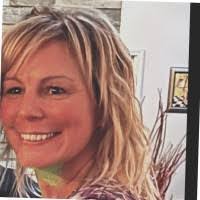 Melanie Lawton's Instagram, Twitter & Facebook