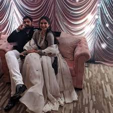 Bollywood actress sonam kapoor's sister, producer rhea kapoor is all set to tie the knot with her beau karan boolani on saturday, august 14. Wsz2kg8ijfpurm
