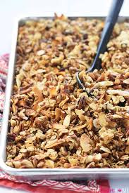 Slow Cooker Granola A Combination Of Oats Nuts Coconut Coconut Oil And Honey Effortlessly Cook In The In 2020 Healthy Breakfast Recipes Granola Healthy Breakfast