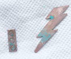 When oxidized, copper can change into a shade of green, but not instantly. Salt Vinegar Patina 8 Steps With Pictures Instructables