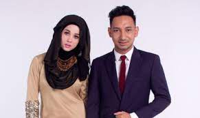 Last night, actress emma maembong is named most popular film actress at the 2018 anugerah bintang popular (english: Zizan Razak Akui Banyak Silap Dengan Emma Maembong