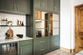 Del Mar Green Transitional Kitchen San Diego By Savvy Interiors In 2020 Mediterranean Style Kitchens Transitional Kitchen Kitchen