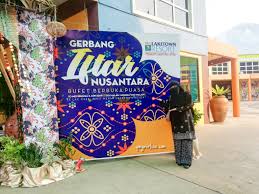 Bukit merah laketown resort merupakan sebuah lokasi percutian taman tema yang terkenal di negeri perak. Gerbang Iftar Nusantara Buffet Ramadhan Terbaik Di Bukit Merah Laketown Resort