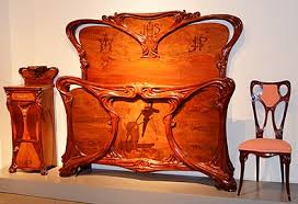 En bon état d'origine considérant l'âge et l'utilisation. Art Nouveau Furniture Wikipedia