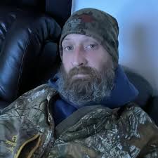 I am looking for an large nonworking deep freeze as long as it seals I will  take it doesn't matter what it looks like I am using it to store feed