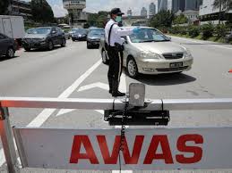 Malaysia extended the nationwide lockdown by two weeks as the number of daily covid cases june 11, 2021, 6:32 am edt updated on june 11, 2021, 7:11 am edt. Malaysia Pm Orders Total Lockdown Amid Covid 19 Surge