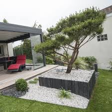 Cra C Ation De Terrasse En Padouk Et De Massifs Avec Niwaki Decojardinexterie Amenagement Jardin Amenagement Paysager Devant Maison Decoration Jardin Terrasse