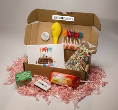 Ein wirklich lustige geschenk zu finden, dass auch wirklich zur person passt und den humor des beschenkten trifft, ist eine tolle geschenkidee aber nicht immer. Gluckwunschbox Fur Sie Grosse S Geschenke Geburtstag Selber Machen Geschenke Zum 50