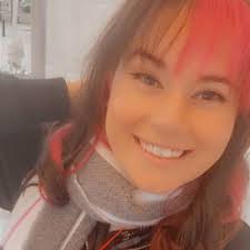 Stephany Gomez (@thatTMOBILEGIRL)