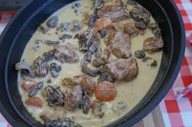 Une délicieuse recette de blanquette à la crème légère épaisse bridélice. Blanquette De Veau Aux Morilles Des Cinq Droles De SÅurs Auxdelicesdemanue
