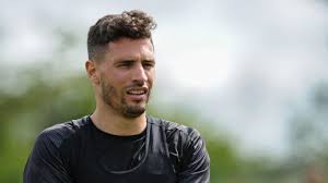 In the game fifa 19 his overall rating is 75. Fans Laufen Davon Stars In Schlagerei Verwickelt Schar Klub Newcastle Vor Dem Abgrund