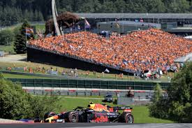 Stell dir vor, es ist formel 1 und es gibt keinen stau. F1 Max Mania In Der Formel 1 Verstappen Mobilisiert Die Massen Autobild De