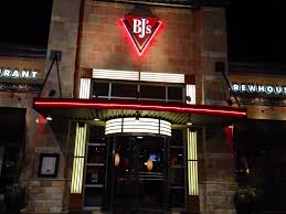 Bj S Brewhouse Deep Dish Pizza Pin On Trendy Tabernacles