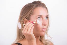 Difference Between Jade and Rose Quartz Roller