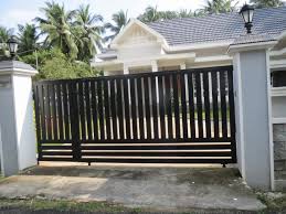 Clean lines, basic colour and efficient functionalities are evident in the design. Home Gate Colour Design Myfavoriteheadache Elegant Home Gates House Gate Design Front Gate Design House Front Design