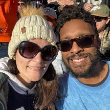 Amanda Dedeaux's Instagram, Twitter & Facebook